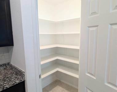 154 Hammond Ct - Photo Thumbnail 13