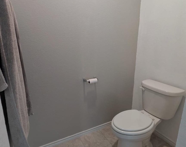 154 Hammond Ct - Photo Thumbnail 10