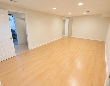 1326 S Columbus Street - Photo Thumbnail 27