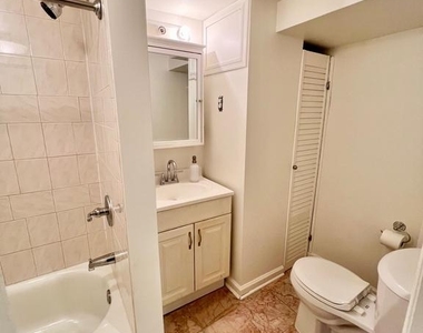 1326 S Columbus Street - Photo Thumbnail 17