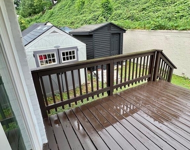 1326 S Columbus Street - Photo Thumbnail 6
