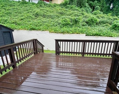1326 S Columbus Street - Photo Thumbnail 8