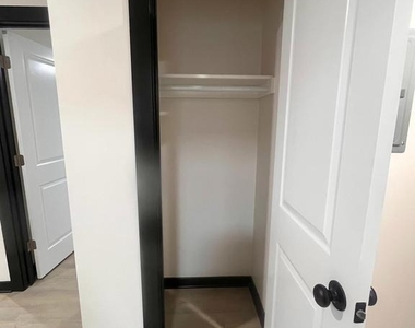 4804 Chester Avenue - Photo Thumbnail 8