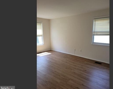 13085 Blakeslee Drive - Photo Thumbnail 8