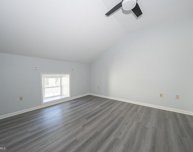 4520 Baker Street - Photo Thumbnail 37
