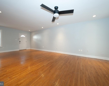4520 Baker Street - Photo Thumbnail 17