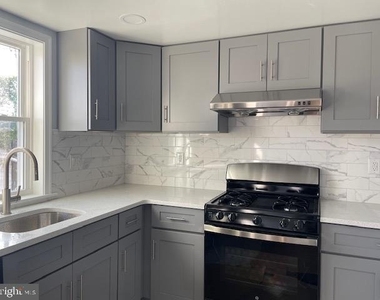 4520 Baker Street - Photo Thumbnail 2