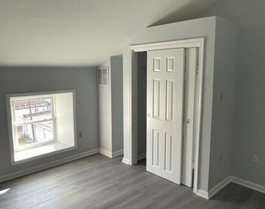 4520 Baker Street - Photo Thumbnail 8