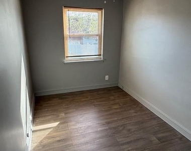 8300 Lynnewood Road - Photo Thumbnail 3