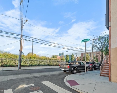1724 Monument Street - Photo Thumbnail 1