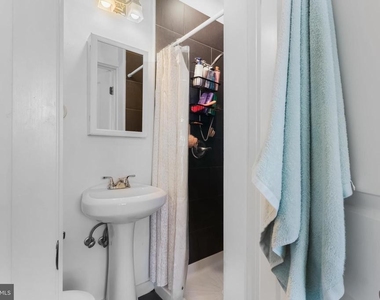 1724 Monument Street - Photo Thumbnail 9
