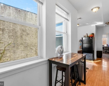 1724 Monument Street - Photo Thumbnail 3