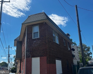 1860 Wakeling Street - Photo Thumbnail 8