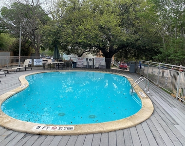 3204 Menchaca Rd - Photo Thumbnail 10