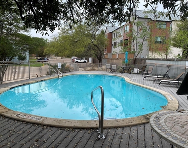 3204 Menchaca Rd - Photo Thumbnail 12