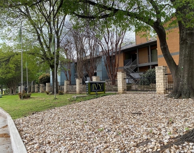 3204 Menchaca Rd - Photo Thumbnail 8