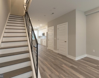 143 W Huntingdon Street - Photo Thumbnail 8