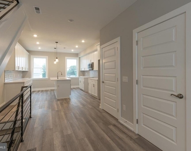 143 W Huntingdon Street - Photo Thumbnail 9