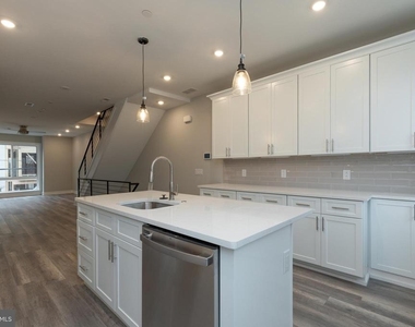 143 W Huntingdon Street - Photo Thumbnail 4