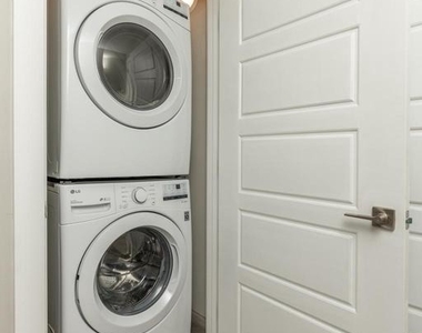 421 W Cumberland St - Photo Thumbnail 18
