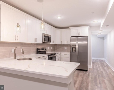 421 W Cumberland St - Photo Thumbnail 3