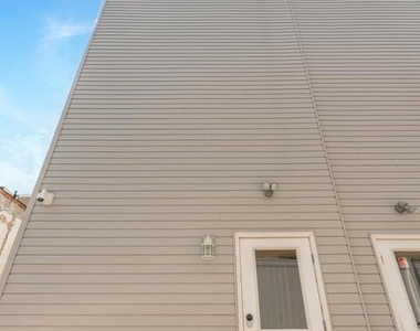 421 W Cumberland St - Photo Thumbnail 17