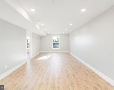 2304 N 9th Street - Photo Thumbnail 11