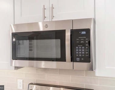 2304 N 9th Street - Photo Thumbnail 5