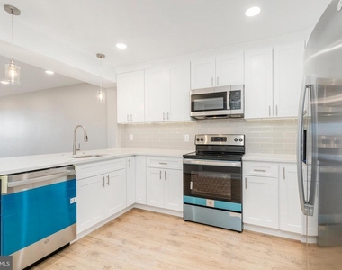 2304 N 9th Street - Photo Thumbnail 3