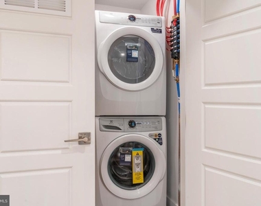 2304 N 9th Street - Photo Thumbnail 16