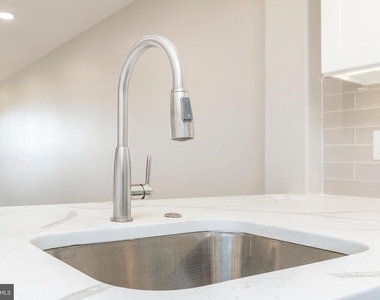 2304 N 9th Street - Photo Thumbnail 9
