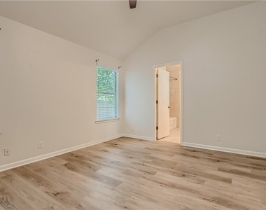 102 Osage Ct - Photo Thumbnail 15