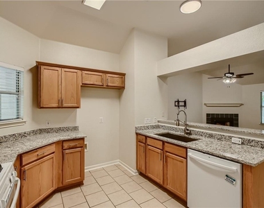 102 Osage Ct - Photo Thumbnail 10