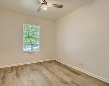 102 Osage Ct - Photo Thumbnail 23
