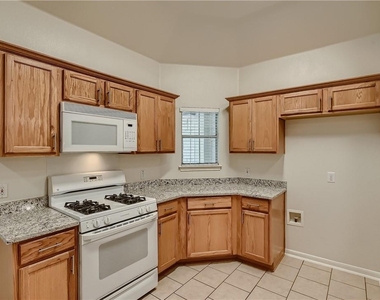 102 Osage Ct - Photo Thumbnail 9