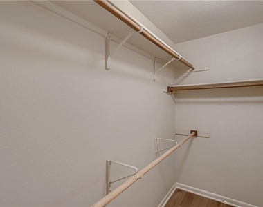 102 Osage Ct - Photo Thumbnail 22