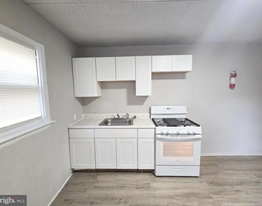 4436 N Chadwick Street - Photo Thumbnail 7