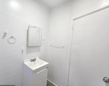4436 N Chadwick Street - Photo Thumbnail 18