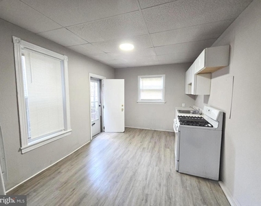 4436 N Chadwick Street - Photo Thumbnail 6