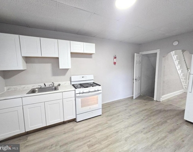 4436 N Chadwick Street - Photo Thumbnail 8