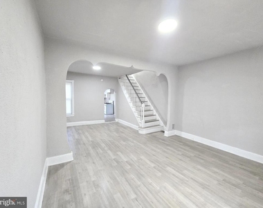 4436 N Chadwick Street - Photo Thumbnail 3