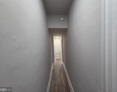 6149 W Columbia Avenue - Photo Thumbnail 20