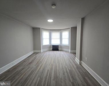 6149 W Columbia Avenue - Photo Thumbnail 4