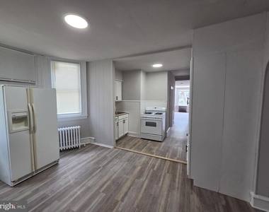 6149 W Columbia Avenue - Photo Thumbnail 11