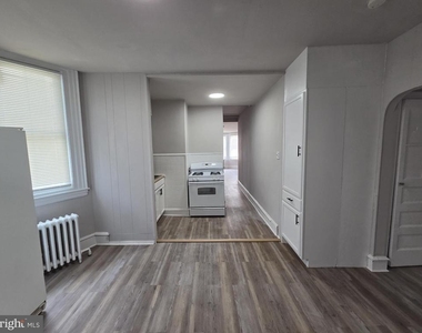 6149 W Columbia Avenue - Photo Thumbnail 12