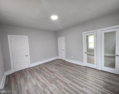 6149 W Columbia Avenue - Photo Thumbnail 18