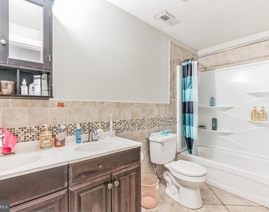 331 N 40th Street - Photo Thumbnail 5