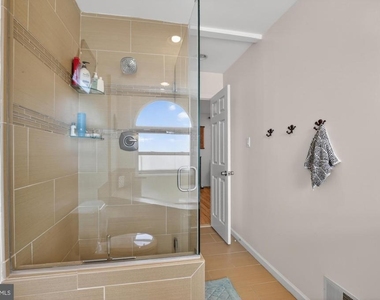 2053 E Sergeant Street - Photo Thumbnail 24