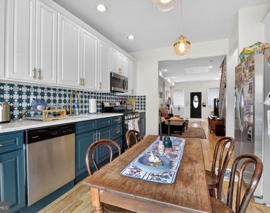 2053 E Sergeant Street - Photo Thumbnail 7