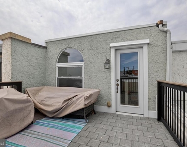 2053 E Sergeant Street - Photo Thumbnail 18